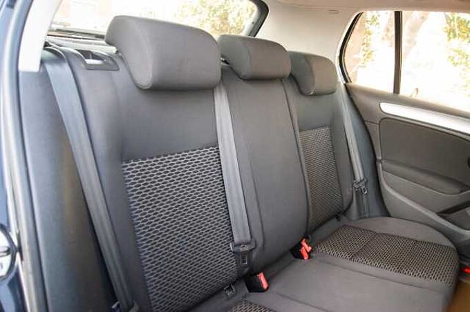 Volkswagen Golf VI Diesel 1.6TDI CR Advance 105
