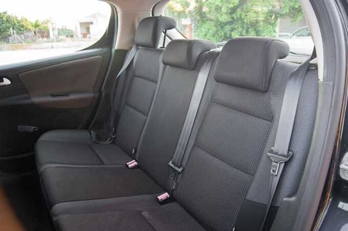 Peugeot 207 1.4i Urban 75