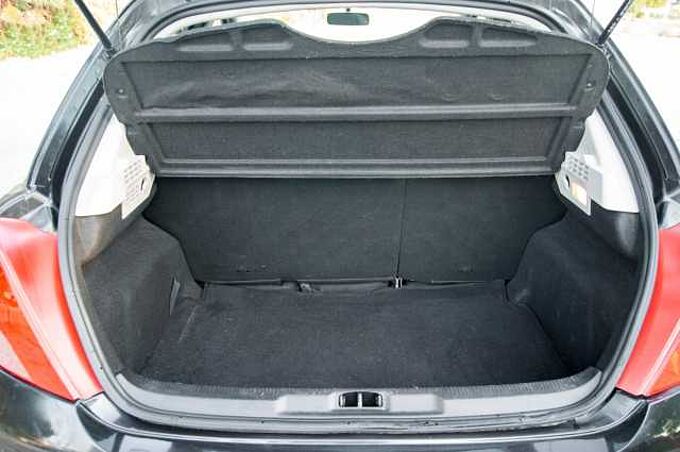 Peugeot 207 1.4i Urban 75