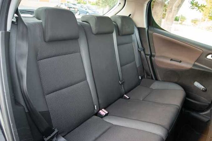 Peugeot 207 1.4i Urban 75