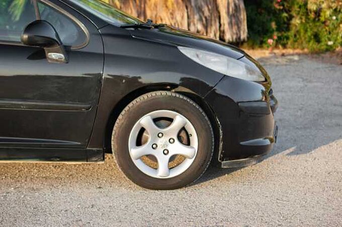 Peugeot 207 1.4i Urban 75