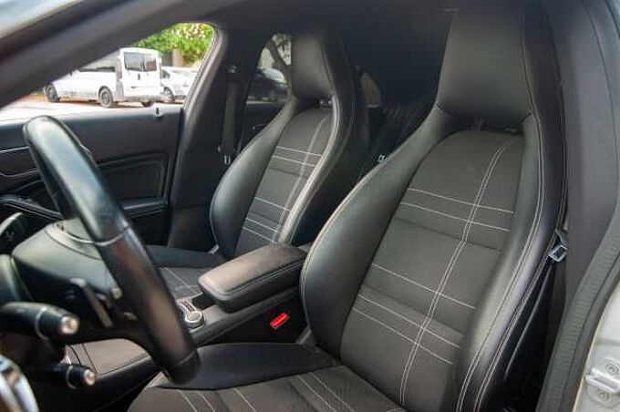 Mercedes-Benz Clase CLA C117 Diesel 220CDI Urban 7G-DCT