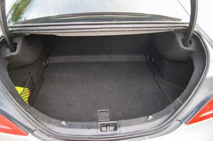 Mercedes-Benz Clase CLA C117 Diesel 220CDI Urban 7G-DCT