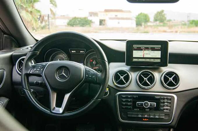 Mercedes-Benz Clase CLA C117 Diesel 220CDI Urban 7G-DCT