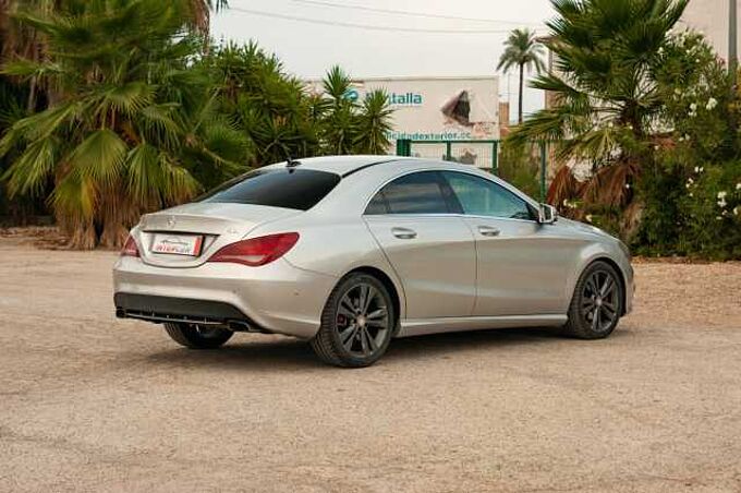 Mercedes-Benz Clase CLA C117 Diesel 220CDI Urban 7G-DCT