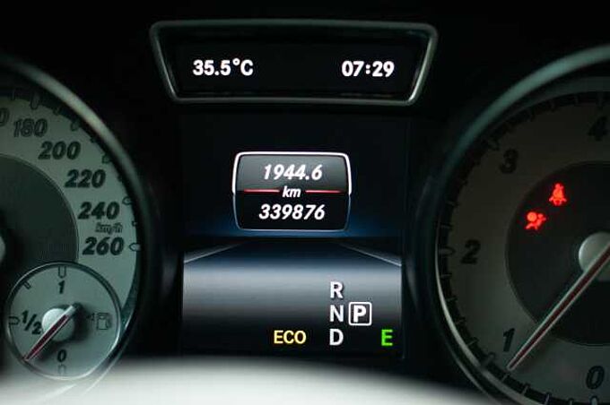 Mercedes-Benz Clase CLA C117 Diesel 220CDI Urban 7G-DCT