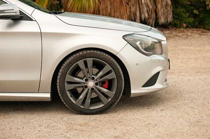 Mercedes-Benz Clase CLA C117 Diesel 220CDI Urban 7G-DCT