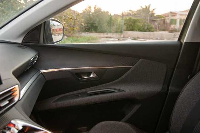 Peugeot 3008 Diesel 1.5BlueHDi Active S&S EAT8 130
