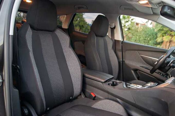 Peugeot 3008 Diesel 1.5BlueHDi Active S&S EAT8 130