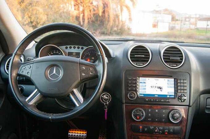 Mercedes-Benz Clase M W164 Diesel ML 320CDI Aut.