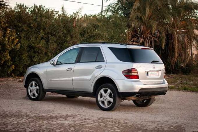Mercedes-Benz Clase M W164 Diesel ML 320CDI Aut.