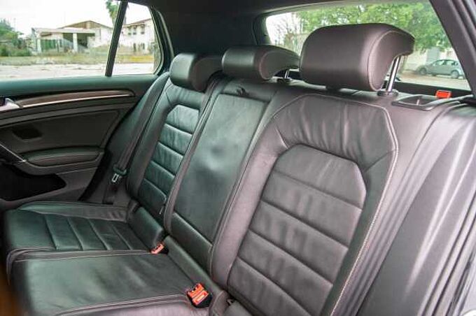 Volkswagen Golf VII 2.0 TSI R DSG 300