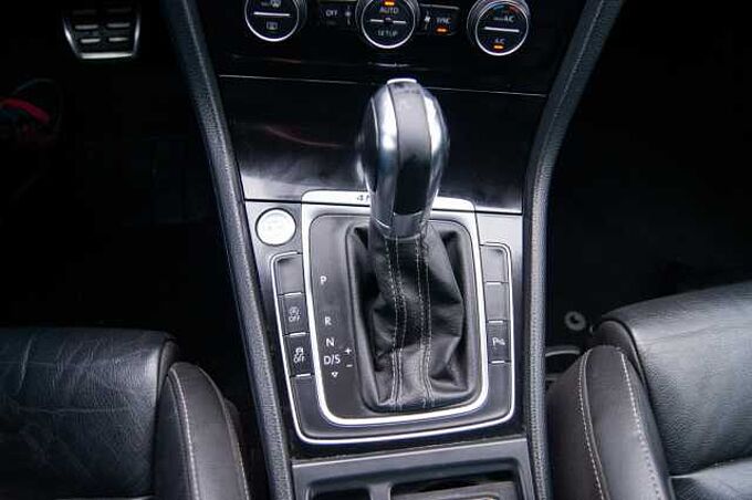 Volkswagen Golf VII 2.0 TSI R DSG 300