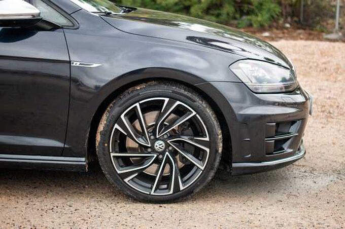 Volkswagen Golf VII 2.0 TSI R DSG 300