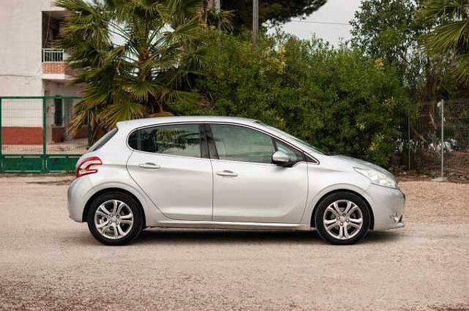 Peugeot 208 ES - Ber5 1.6 eHDi FAP 92 EU5, Allure, 2012 - 2015