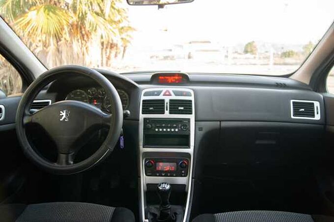 Peugeot 307 1.6 HDI 110 X-LINE