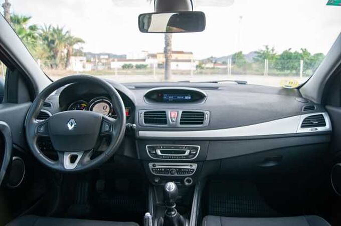 Renault Megane ES - Ber5 1.5 dCi 110 FAP EU5, Dynamique, 2010 - 2011