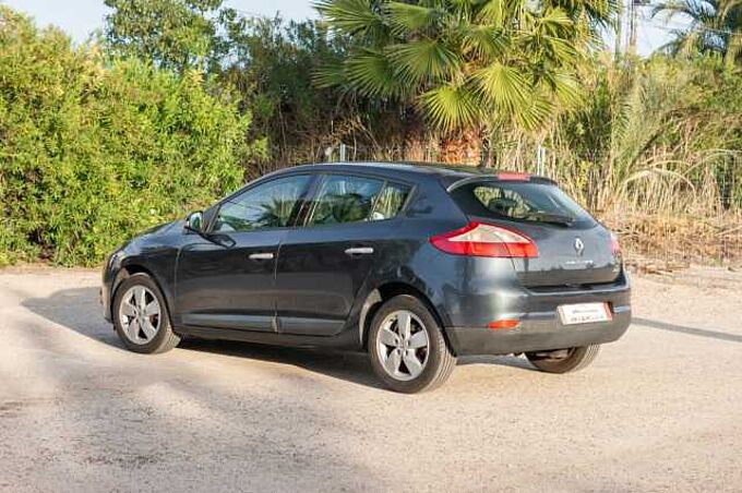 Renault Megane ES - Ber5 1.5 dCi 110 FAP EU5, Dynamique, 2010 - 2011