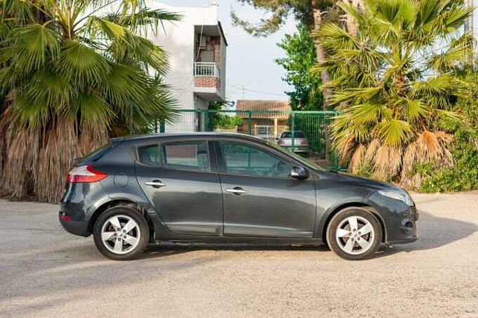 Renault Megane ES - Ber5 1.5 dCi 110 FAP EU5, Dynamique, 2010 - 2011