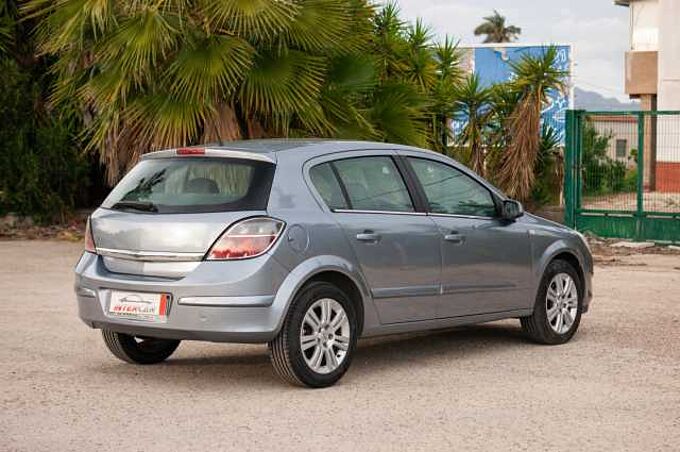Opel Astra ES - Ber5 1.7 CDTi 110 EU4, Edition, (Facelift) 2009 - 2010