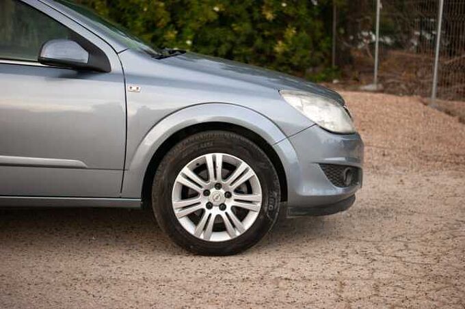 Opel Astra ES - Ber5 1.7 CDTi 110 EU4, Edition, (Facelift) 2009 - 2010