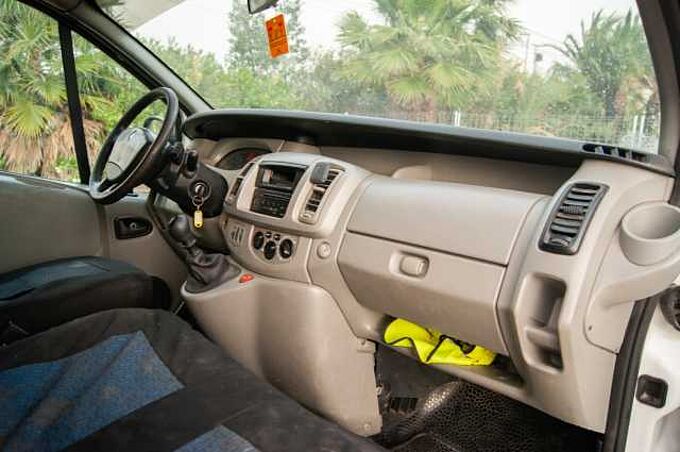 Renault Trafic ES - Com4 2,0 dCi 115 EU4, L2H1 2,9t 8/9-Sitzer, 2006 - 2011