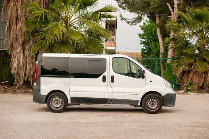 Renault Trafic ES - Com4 2,0 dCi 115 EU4, L2H1 2,9t 8/9-Sitzer, 2006 - 2011