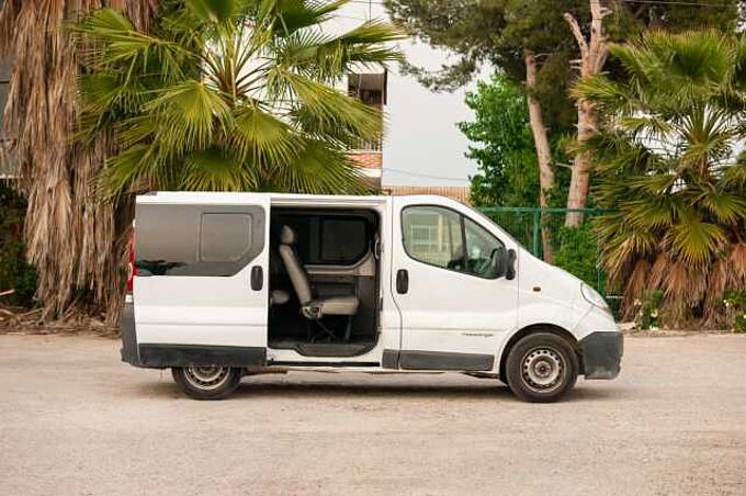 Renault Trafic ES - Com4 2,0 dCi 115 EU4, L2H1 2,9t 8/9-Sitzer, 2006 - 2011