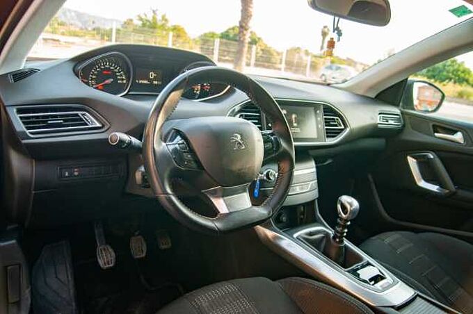 Peugeot 308 ES - Ber5 1.2 e-THP/PureTech 130 EU6, Allure S&S, 2014 - 2017