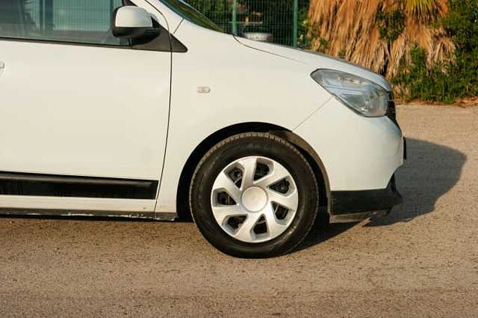 Dacia Lodgy ES - Mon5 1.5 dCi 110 eco² EU5, Laureate ( 5 asientos ), 2012 - 2016