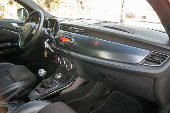 Alfa Romeo Giulietta ES - Ber5 2.0 JTDM 16V EU5, Distinctive, 2010 - 2013