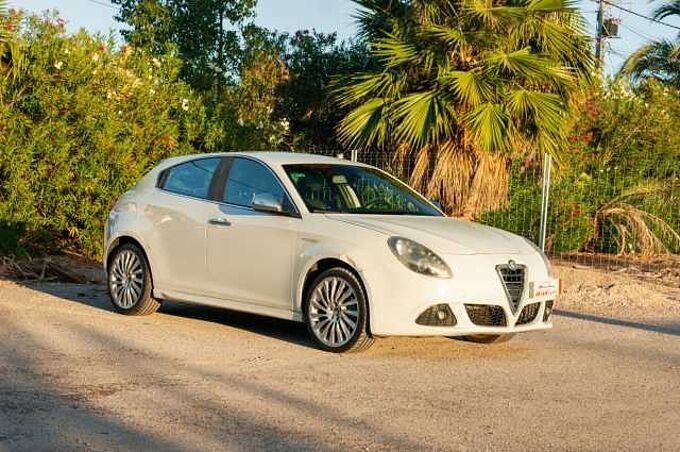 Alfa Romeo Giulietta ES - Ber5 2.0 JTDM 16V EU5, Distinctive, 2010 - 2013