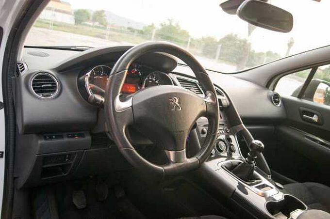 Peugeot 3008 1.2 PT 130 STYLE