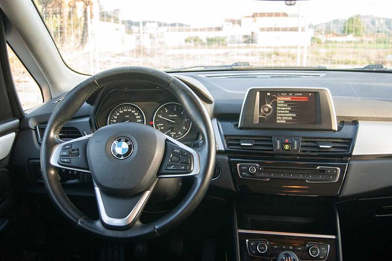 BMW Serie 2 ES - Mon5 216d EU6, Advantage, 2015 - 2018