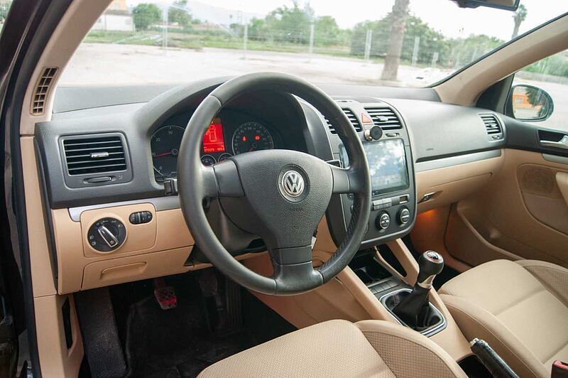 Volkswagen Golf 2.0 tdi 140 highline